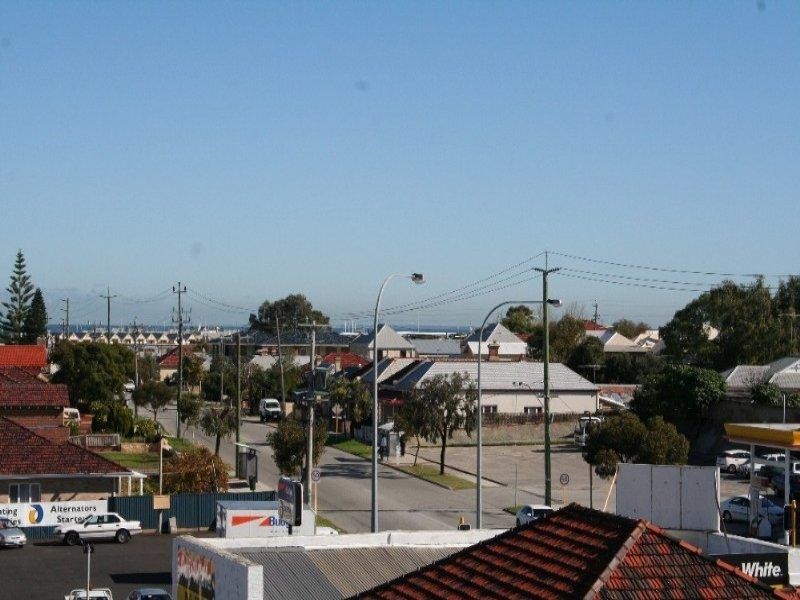 1 Reuben Street, Beaconsfield WA 6162