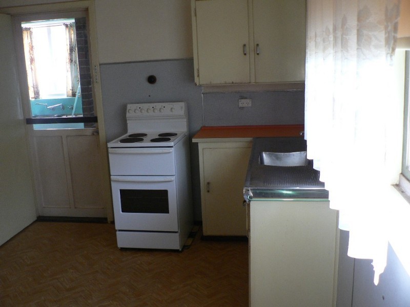 6 Longson Street, Hamilton Hill WA 6163