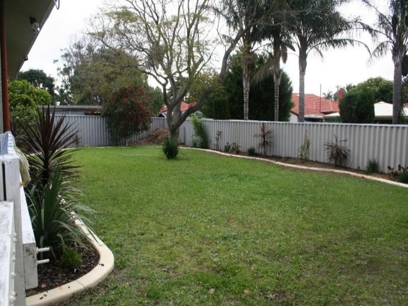 18 Thorsager Street, Coolbellup WA 6163