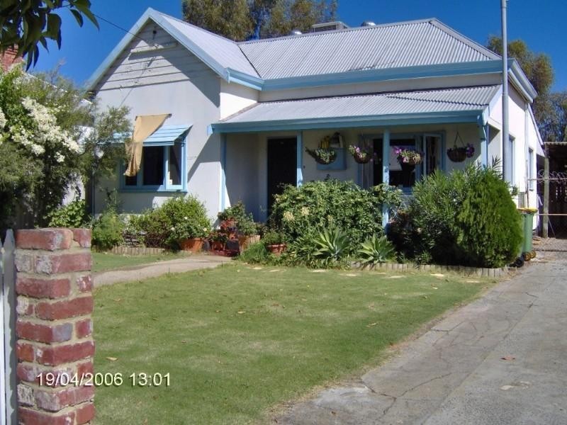 8 Leake Street, Bayswater WA 6053