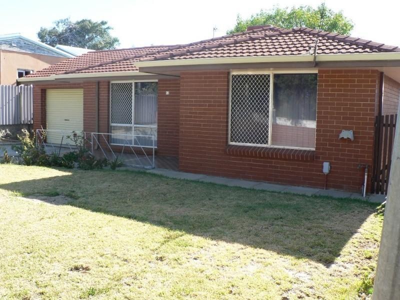 62 Wood Street, White Gum Valley WA 6162