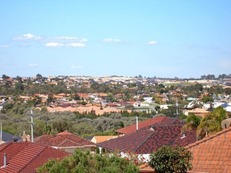 17 Strickland Court, Coogee WA 6166