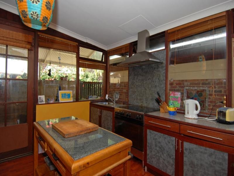 111 Hampton Road, South Fremantle WA 6162