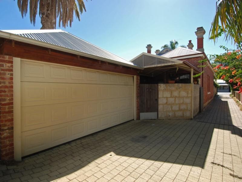 111 Hampton Road, South Fremantle WA 6162