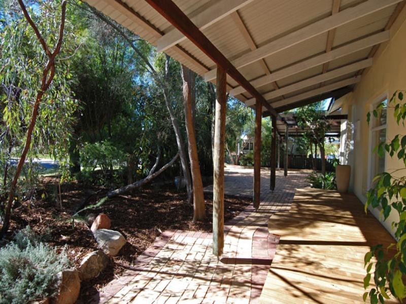 23 Kemmish Crescent, Melville WA 6156