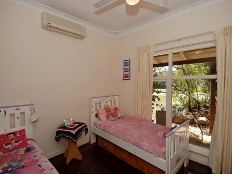 23 Kemmish Crescent, Melville WA 6156