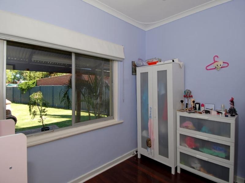 23 Kemmish Crescent, Melville WA 6156