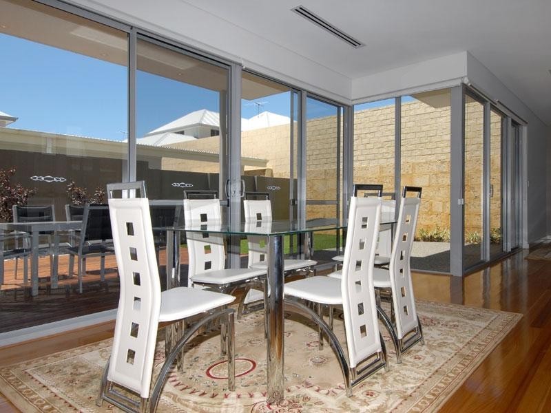 27 HEIRESSON Way, North Coogee WA 6163