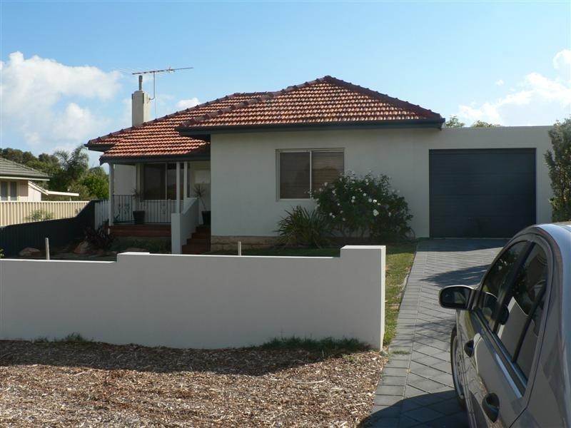 9 Hood Street, Hamilton Hill WA 6163