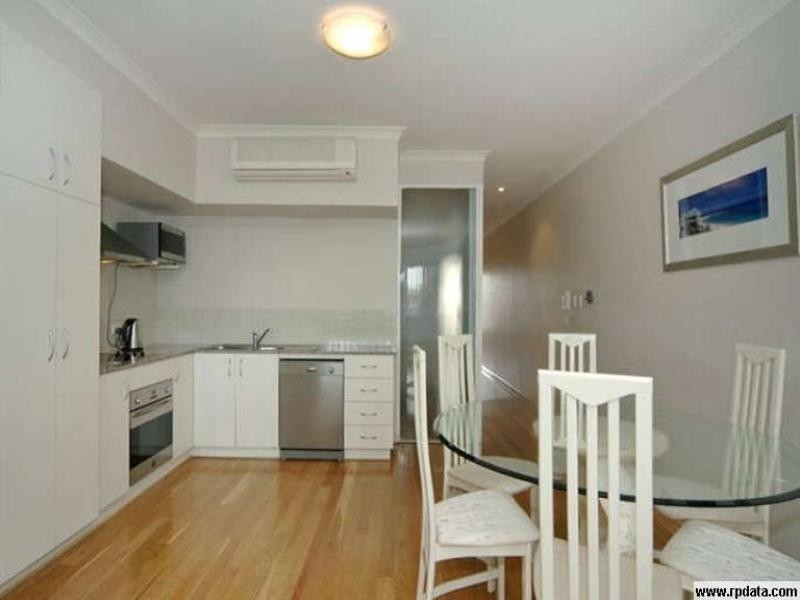 10/2-4 PENSIONER GUARD Road, North Fremantle WA 6159