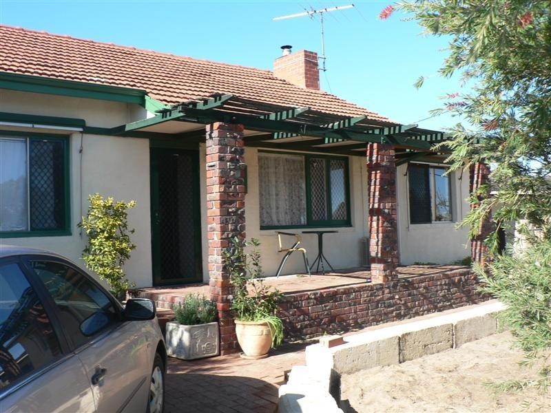 64 FREDERICK, Hamilton Hill WA 6163