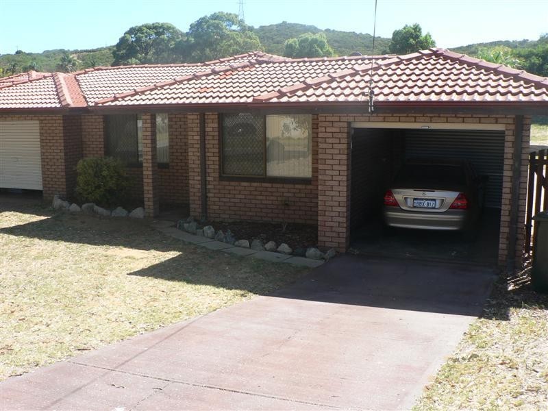 14B CHESHAM Way, Hamilton Hill WA 6163