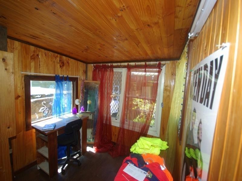 13 Hinkler Road, Kalamunda WA 6076