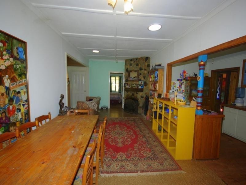 13 Hinkler Road, Kalamunda WA 6076