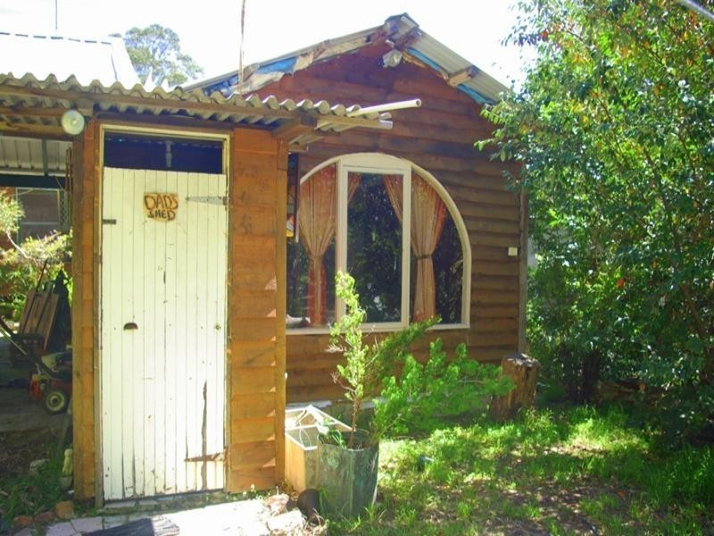 13 Hinkler Road, Kalamunda WA 6076