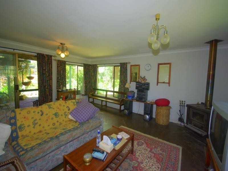 13 Hinkler Road, Kalamunda WA 6076