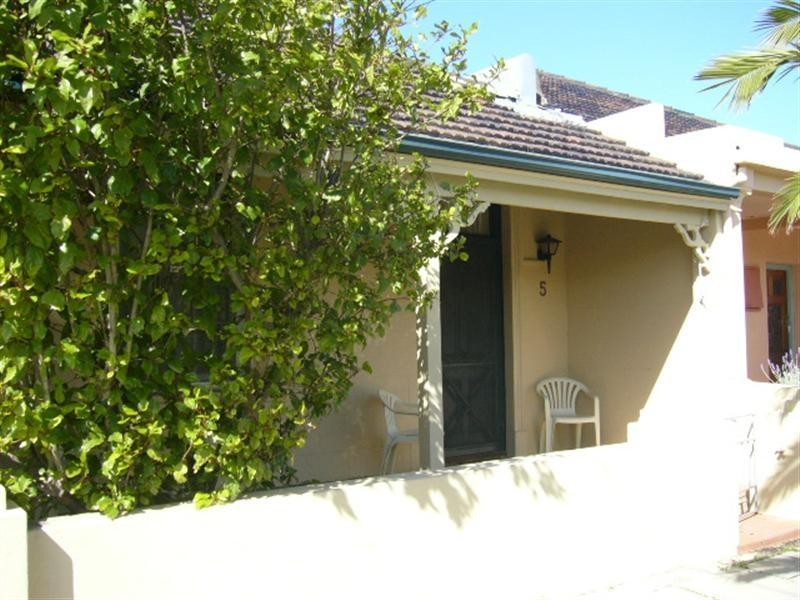5 ARUNDEL Street, Fremantle WA 6160