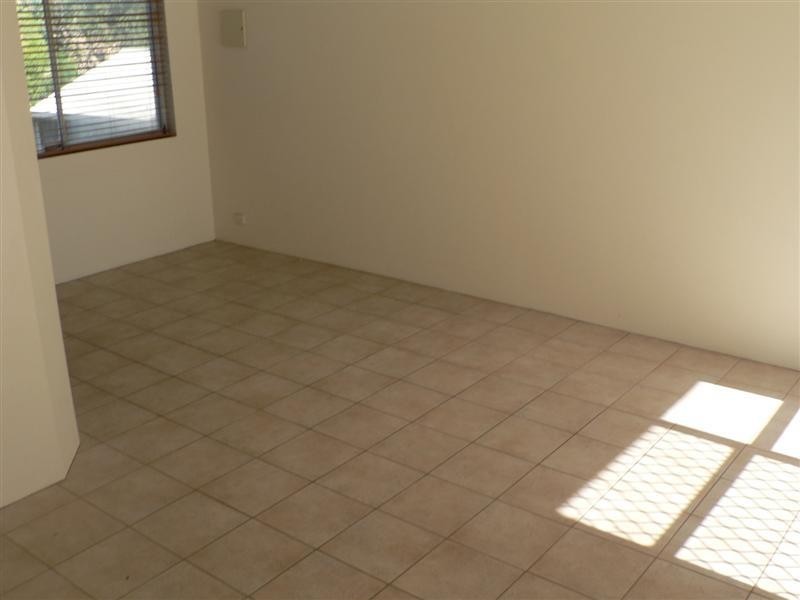 18/4 WATERWAY Court, Churchlands WA 6018