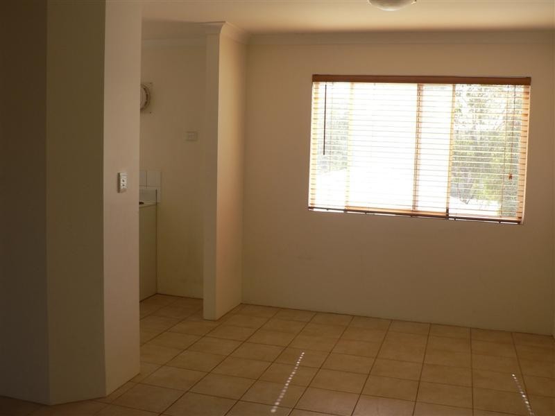 18/4 WATERWAY Court, Churchlands WA 6018