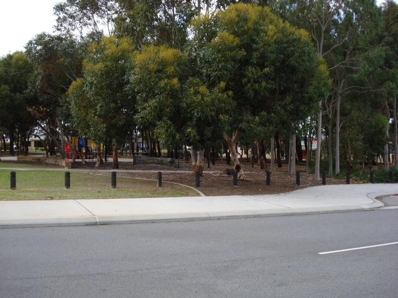 154 St Stephens Crescent, Tapping WA 6065