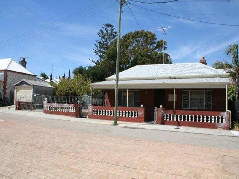 8 Baker Street, Fremantle WA 6160