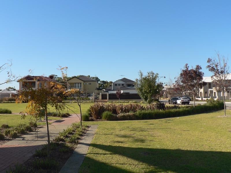6 Pallarup Brace, Munster WA 6166