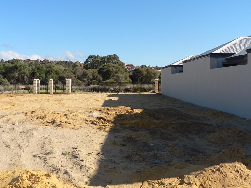 6 Pallarup Brace, Munster WA 6166