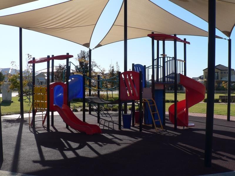 6 Pallarup Brace, Munster WA 6166