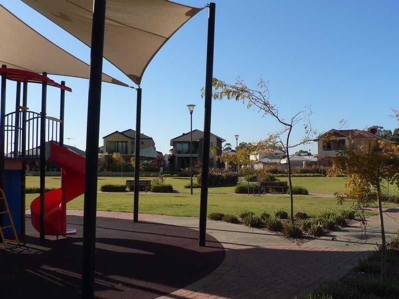 6 Pallarup Brace, Munster WA 6166