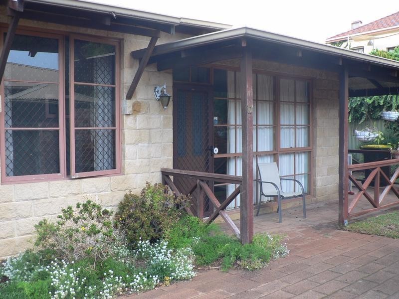 4/145 Hampton Road, South Fremantle WA 6162