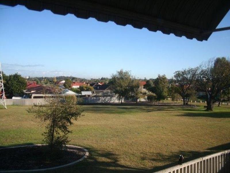 31 Wheeler Road, Hamilton Hill WA 6163