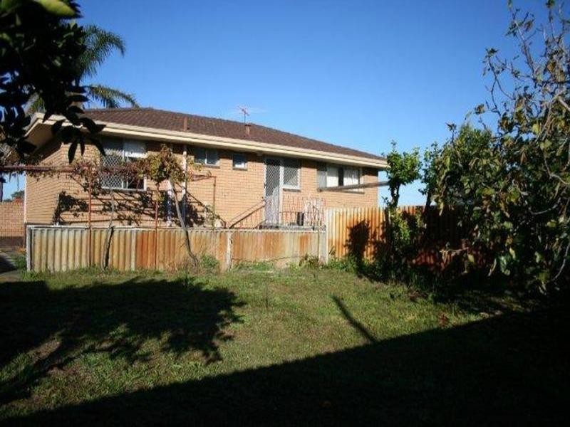 31 Wheeler Road, Hamilton Hill WA 6163