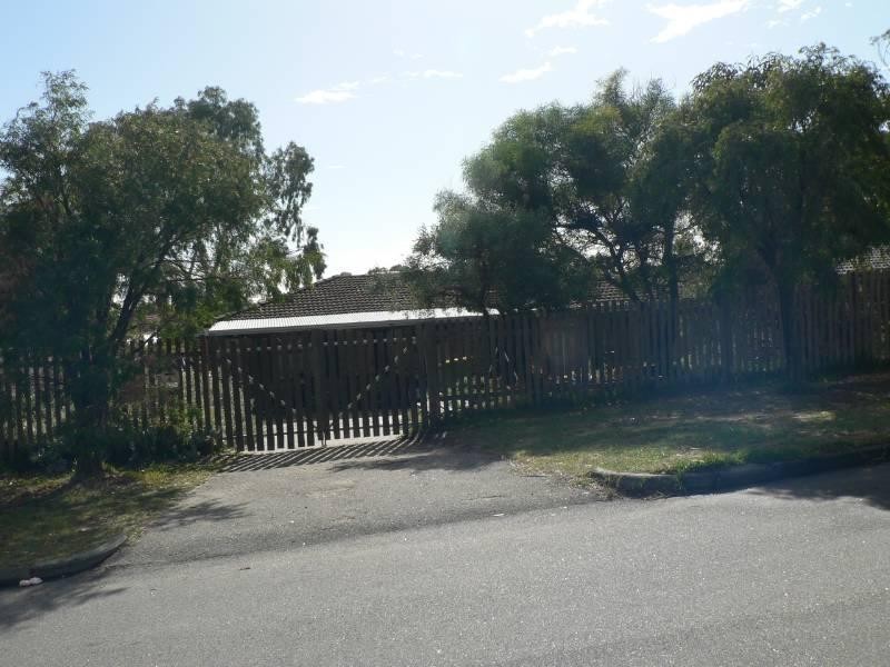 4 Pass Crescent, Beaconsfield WA 6162