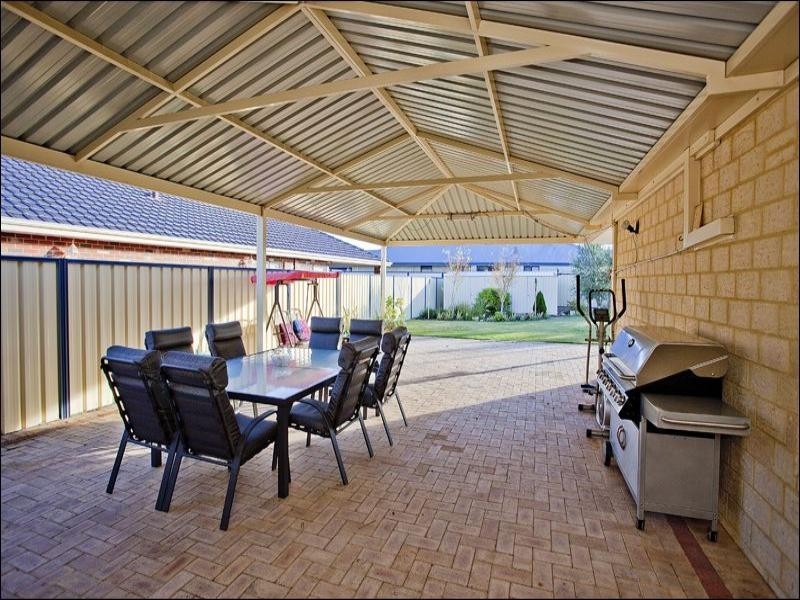 22 Dunlap Avenue, Success WA 6164