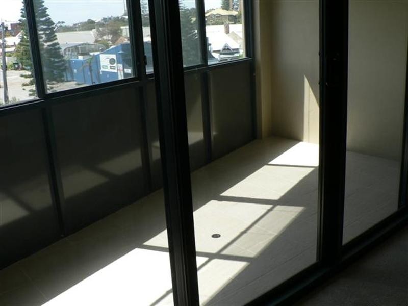 17/2-4 PENSIONER GUARD Road, North Fremantle WA 6159