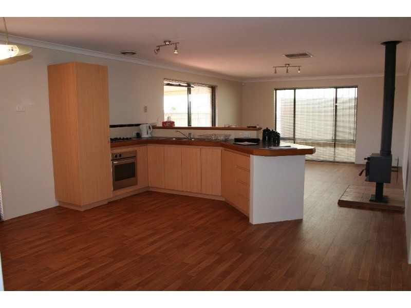 8 Lesueur Drive, Beeliar WA 6164