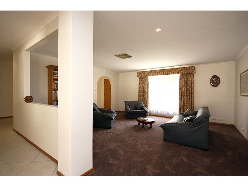 10 Lawson Road, Kalbeeba SA 5118