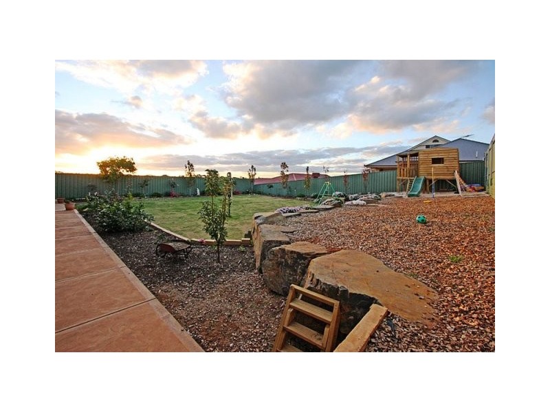 12 Selway Place, Evanston Park SA 5116