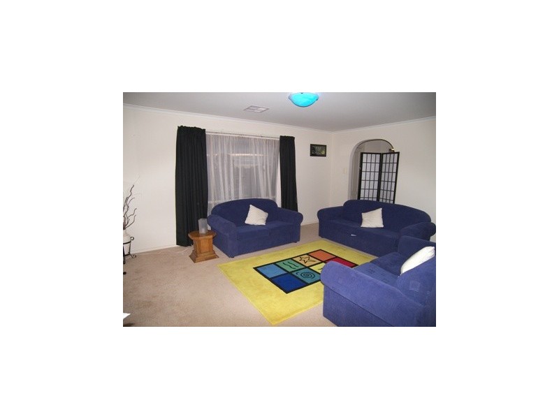 1 Maxwell Court, Evanston Park SA 5116