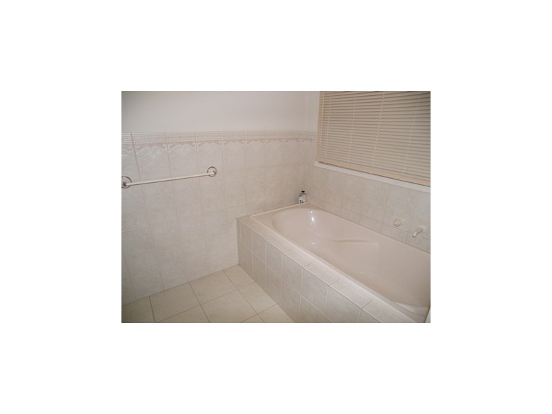 1 Maxwell Court, Evanston Park SA 5116