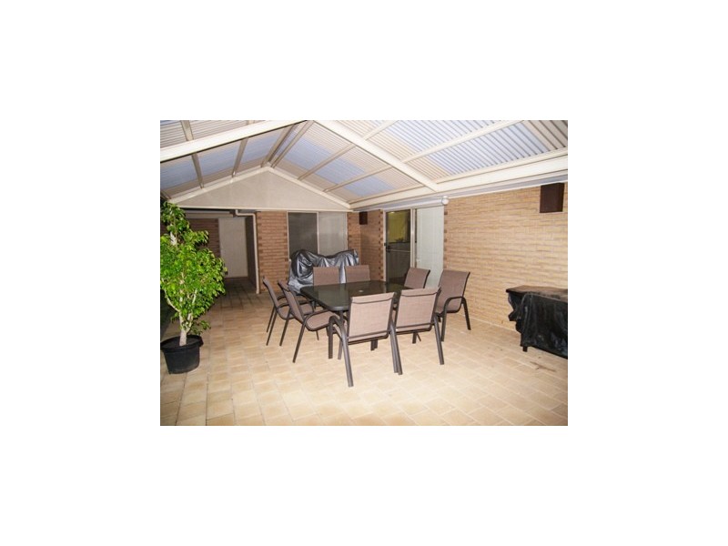 1 Maxwell Court, Evanston Park SA 5116