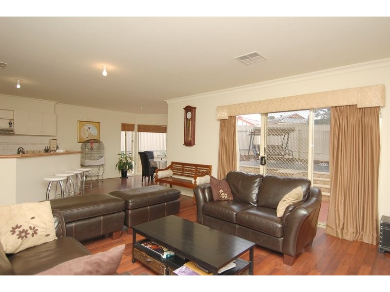 1 Chestnut Grove, Blakeview SA 5114