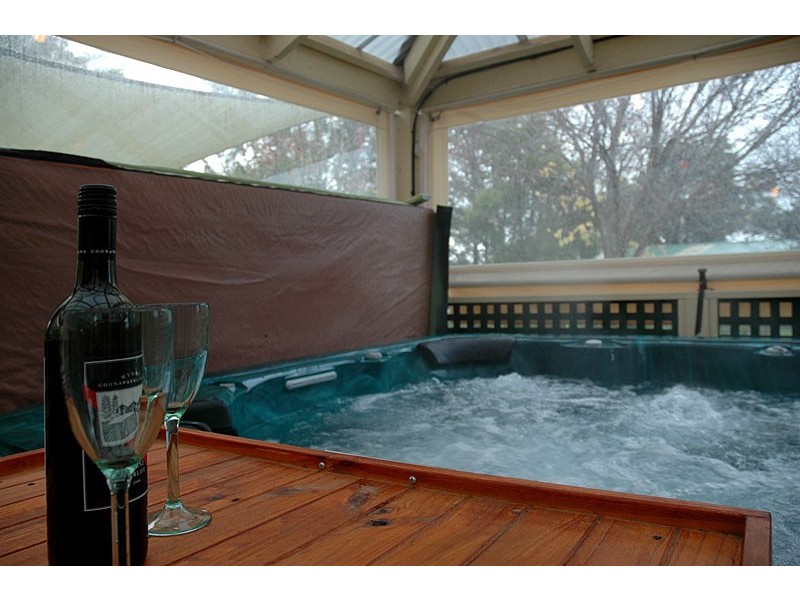 1 Rose Avenue, One Tree Hill SA 5114