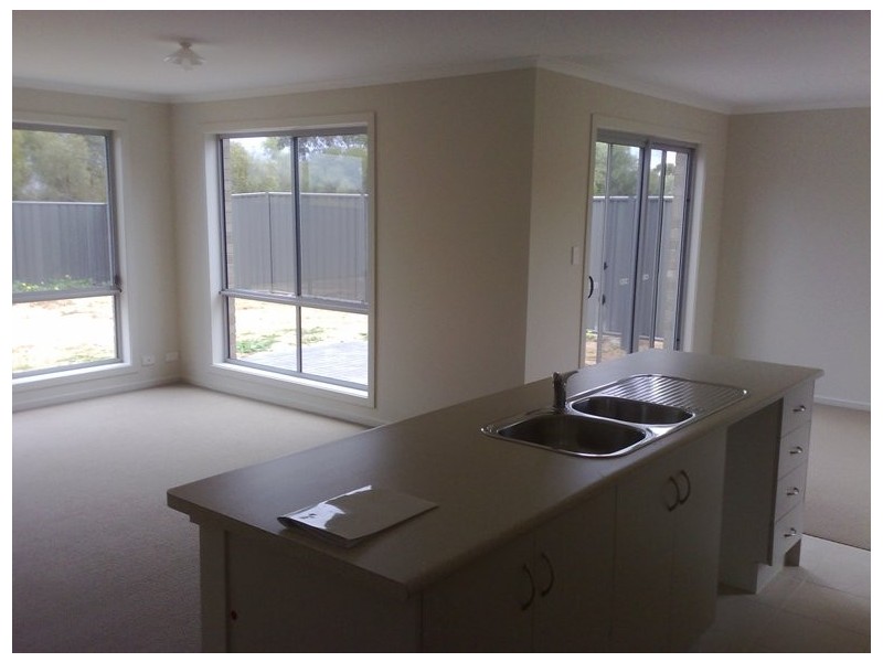 1 Almond Circuit, Munno Para West SA 5115