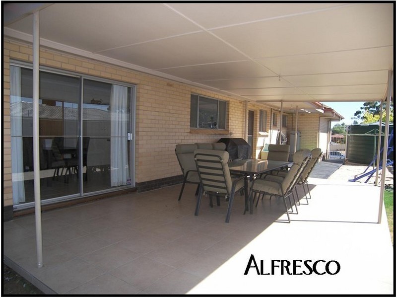 6 McGonigal Drive, Willaston SA 5118