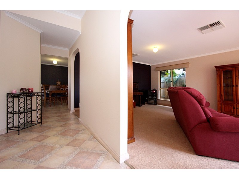 4 Queens Court, Blakeview SA 5114