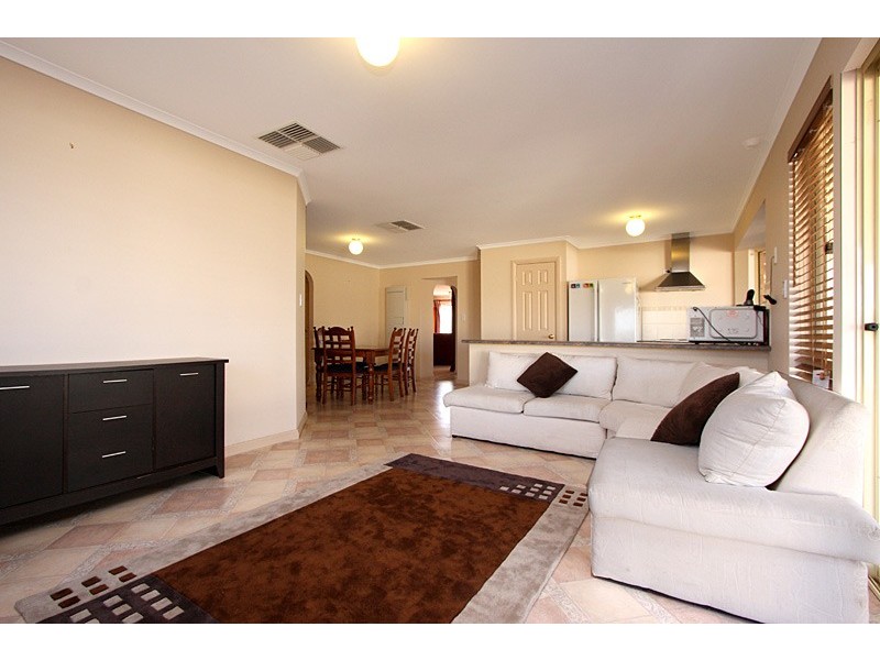 4 Queens Court, Blakeview SA 5114