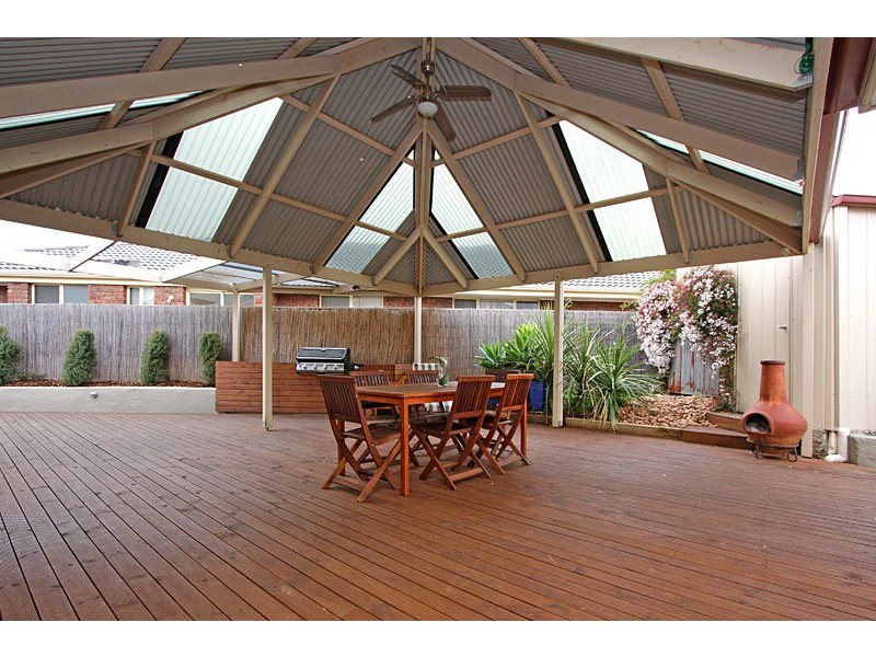 19 Rossiter Drive, Evanston Park SA 5116