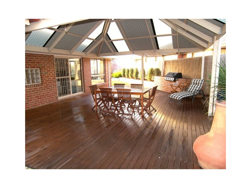 19 Rossiter Drive, Evanston Park SA 5116