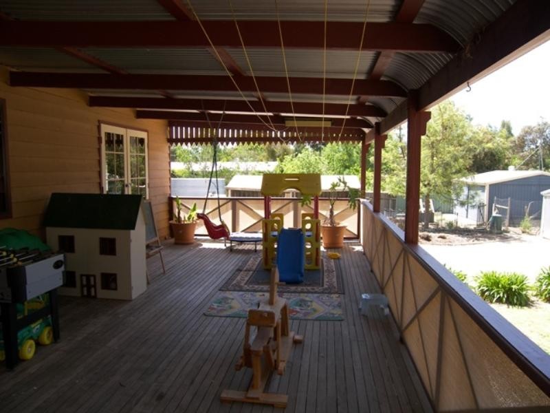 27 Whiteman Road, Williamstown SA 5351